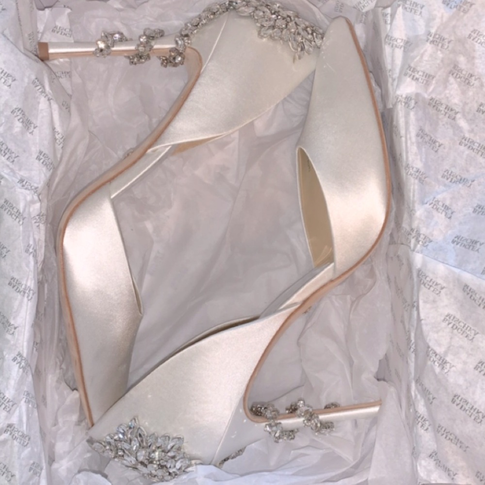Badgley Mischka bridal shoes